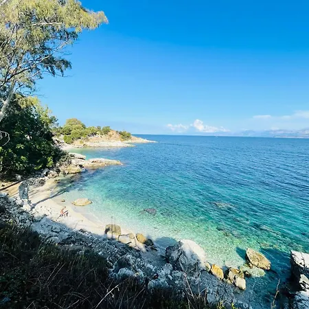 Holiday home Yellow House Kassiopi