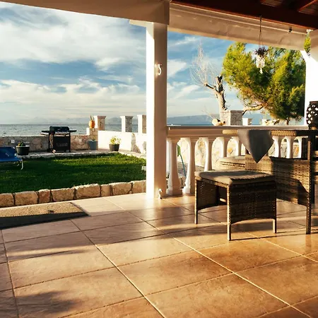 Sea Breeze Oasis *