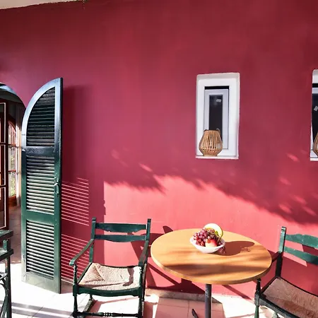 Guest house Lord Ape Club Benitses (Corfu)