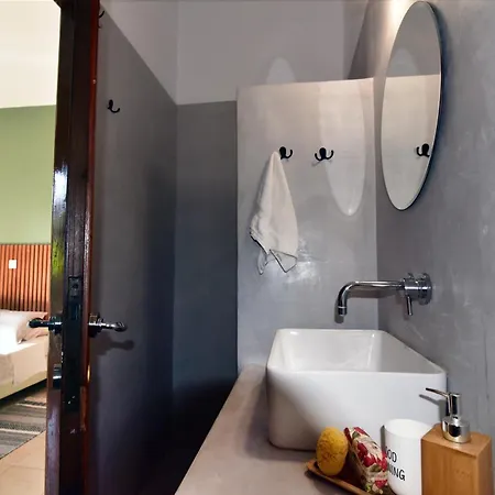 Lord Ape Club Guest house Benitses (Corfu)