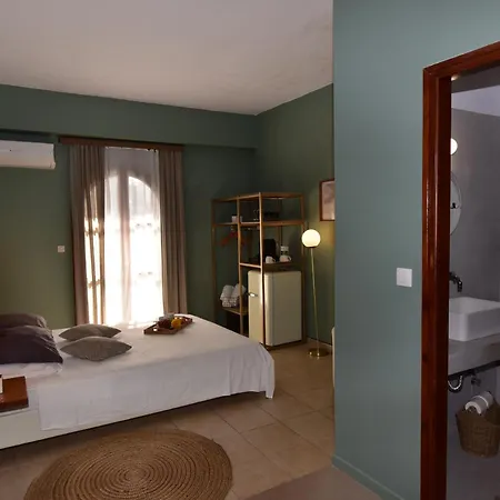 Guest house Lord Ape Club Benitses (Corfu)