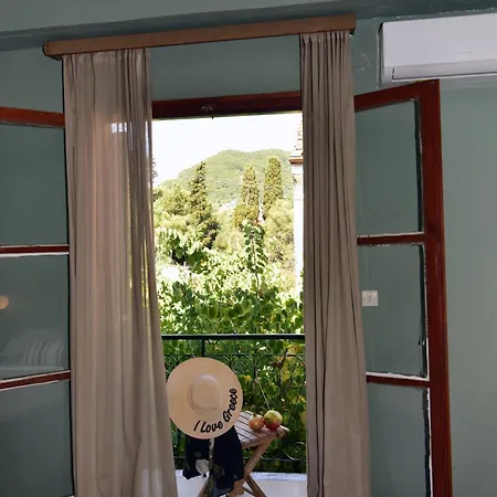 Lord Ape Club Guest house Benitses (Corfu)