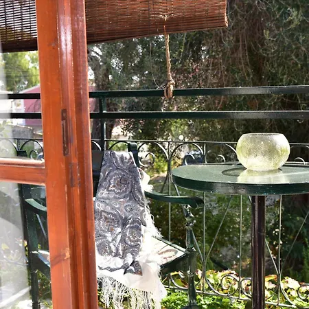 Lord Ape Club Guest house