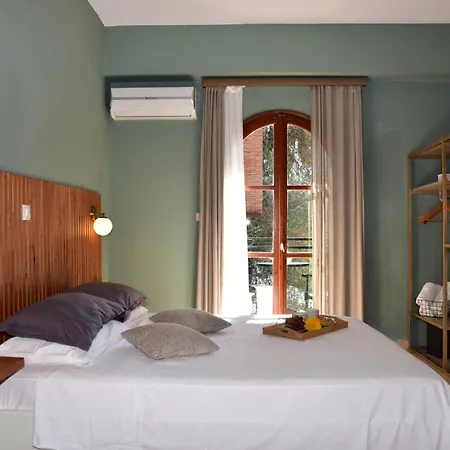 Guest house Lord Ape Club Benitses (Corfu)