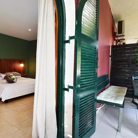 Lord Ape Club Guest house *