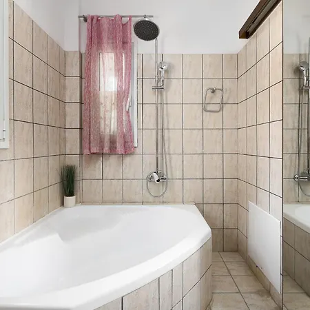 Villa Nina With Private Plunge Pool, 5km To Corfu Town *