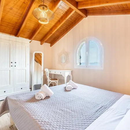 Apartment Konstantina Lulas Penthouse Petriti (Corfu)