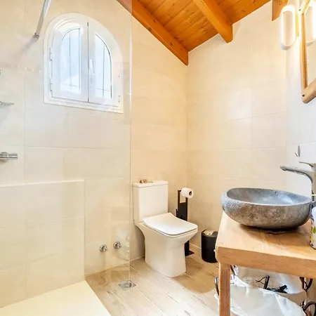 Konstantina Lulas Penthouse Apartment *