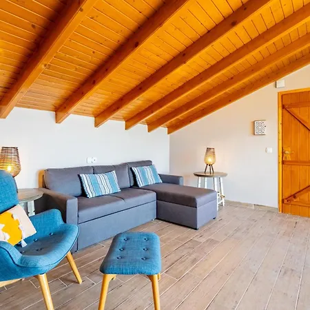 Konstantina Lulas Penthouse * Petriti (Corfu)