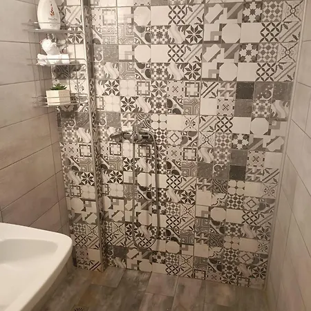 Apartment Crystal Cannon