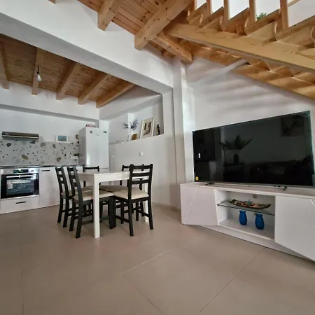 Ivoni Family House Perivolion