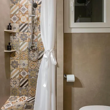 Chrysallida Downtown Apartment