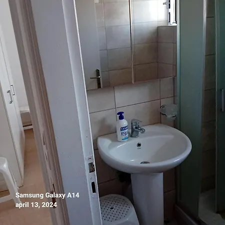 Acharavi Apartment
