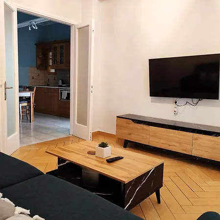 Angelinas Corfu Town Apartment *