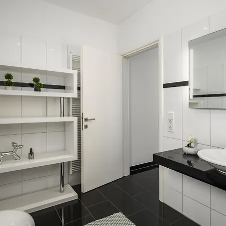 Apartment Euphoria Seaview Residences With Shared Pool By Konnect *