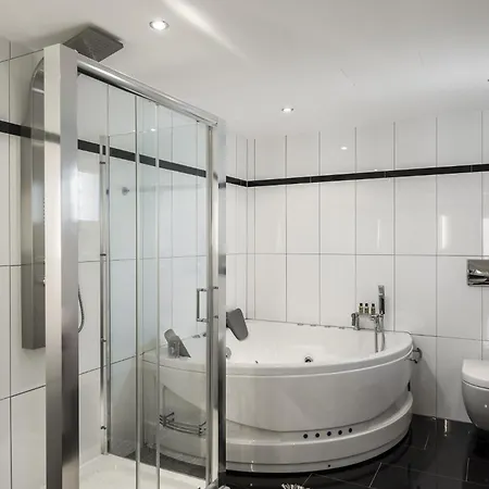 Apartment Euphoria Seaview Residences With Shared Pool By Konnect *