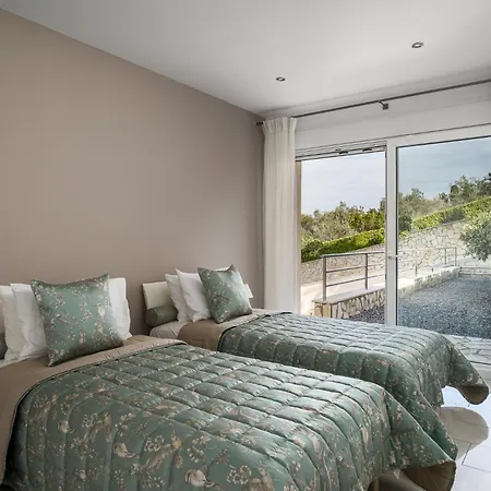 Apartment Euphoria Seaview Residences With Shared Pool By Konnect
