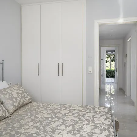Euphoria Seaview Residences With Shared Pool By Konnect Apartment
