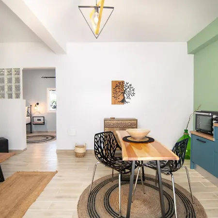 Armoniahousesuites Apartment Peritheia