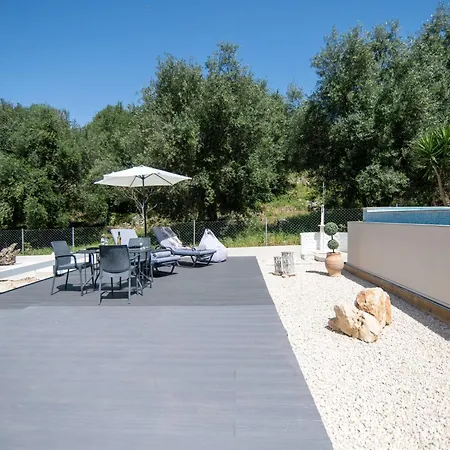 Armoniahousesuites Apartment Peritheia