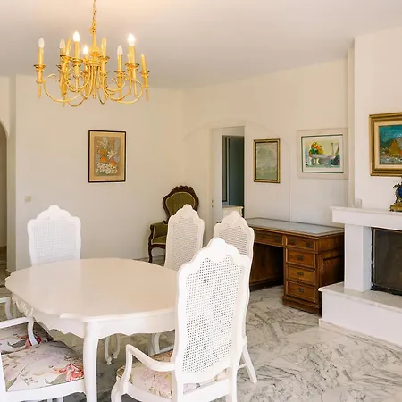 Villa Fioraki