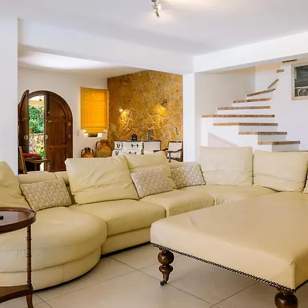 Villa Fioraki