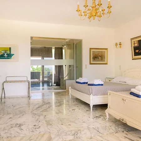 Villa Fioraki