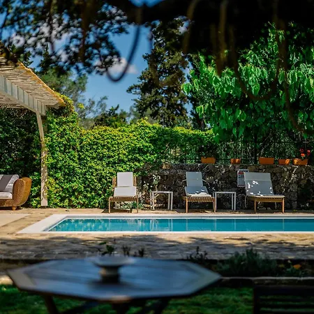 Villa Fioraki *
