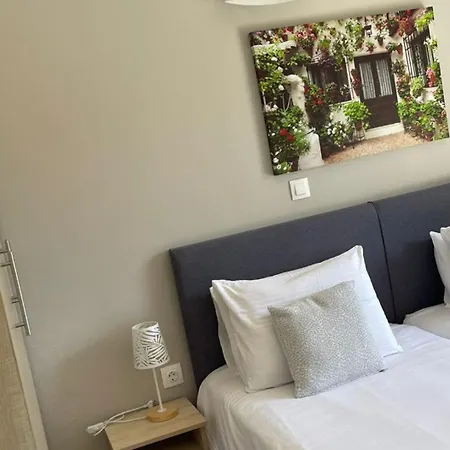 Georgia's Apartments, Corfu Ipsos