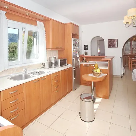 Holiday home Eleni's House By Corfuescapes *
