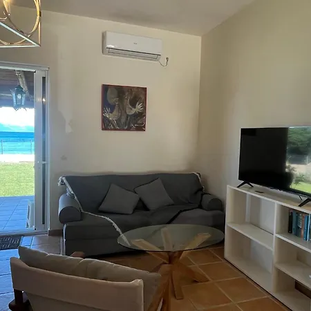 Villa Beachfront With Garden - Valentine Corfu *