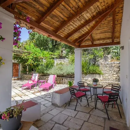 Holiday home Andromachi Escape!