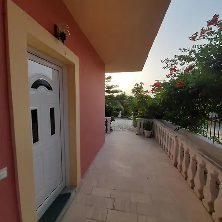 Angelos Apartment's