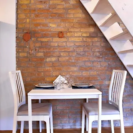 Ella's Stunning Pad