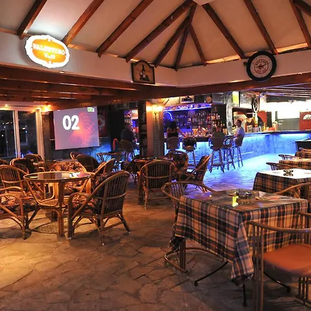 Aparthotel Charlies Venus Roda (Corfu)