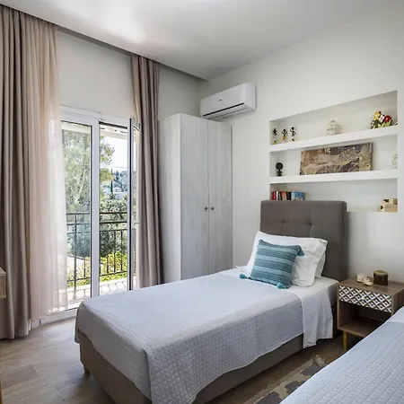 Pool Apartments, Elena & Maria By Konnect Apartment Ypsos