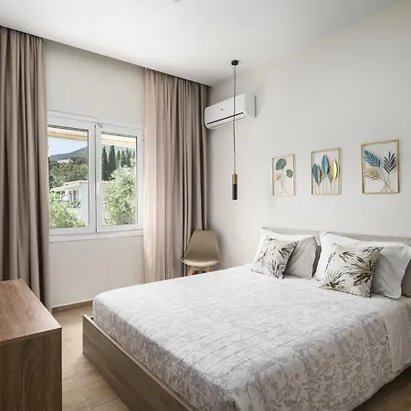 Pool Apartments, Elena & Maria By Konnect Ypsos