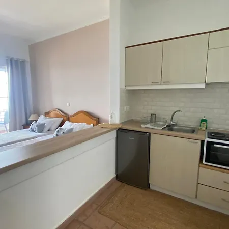 Nereides Aparthotel *