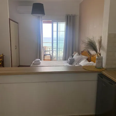 Nereides Aparthotel *