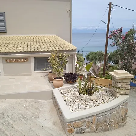 Holiday home Gialos House Agia Pelagia Chlomou