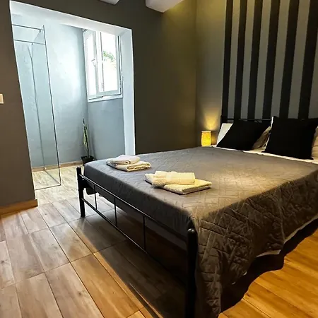 Luxvilla *