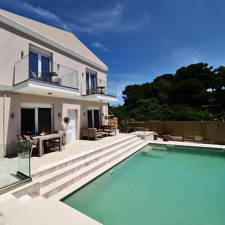 Villa Thalia By Vintage Travel