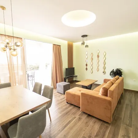 Villa Alora *