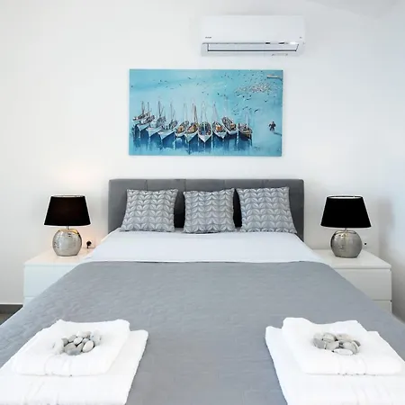 Cpv 3 Bedrooms Villa Lucas Pirgi *