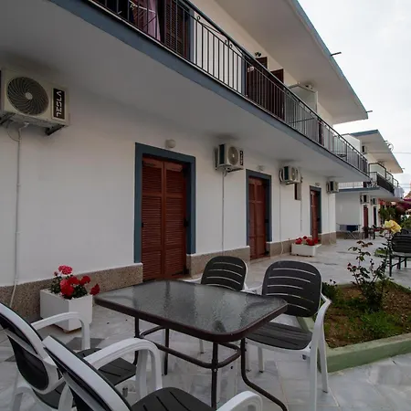 Harry's Bar & 1 Aparthotel 2*