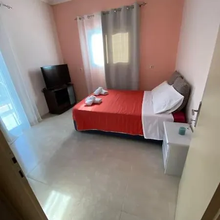 Apartment Fotis And Linda In *