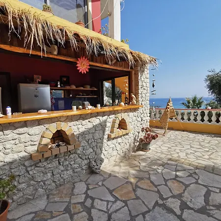 Rolling Stone Apartment Pelekas