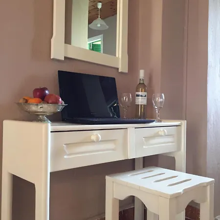 Family Studios Aparthotel Marathias (Corfu)