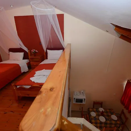 Aparthotel Charlies Venus 3*