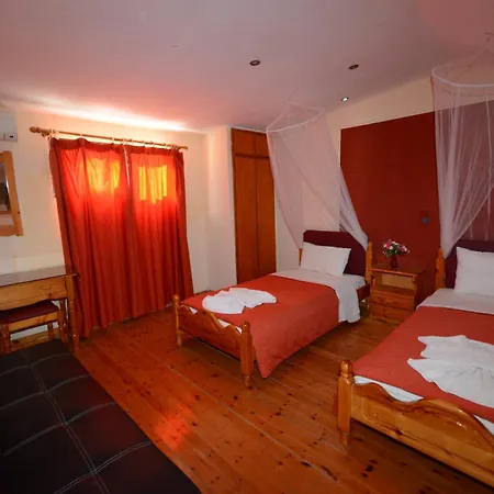 Charlies Venus Aparthotel